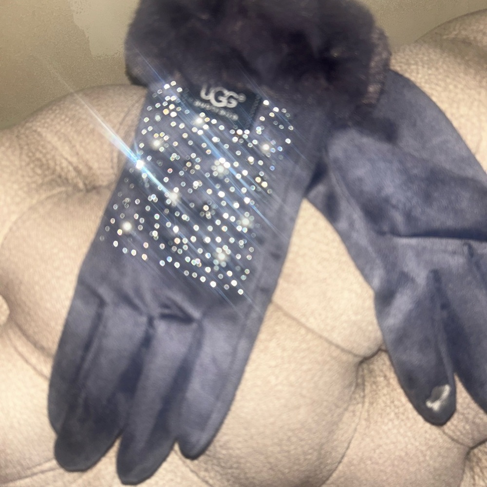 Nwt Ugg Soft Stretchy, Comfortable, Touchscreen A… - image 3